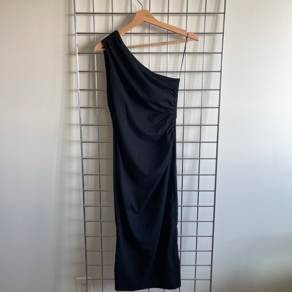 H&M Black One-Shoulder Dress
